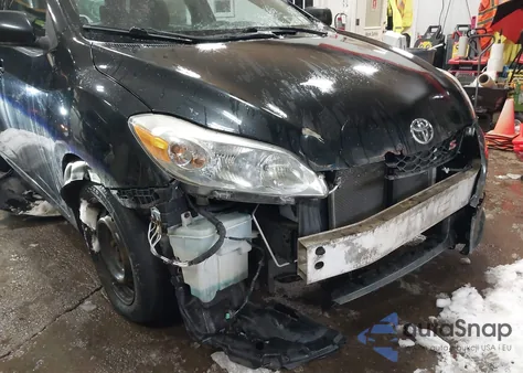 2010 Toyota Matrix S z USA, uszkodzony, nr VIN 2T1LE4EE1AC018475